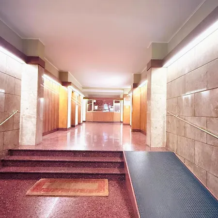 Trastevere Palace בית הארחה