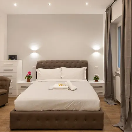 Trastevere Palace בית הארחה